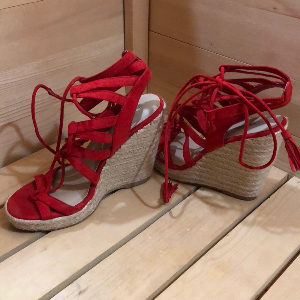 Lace up Red wedges